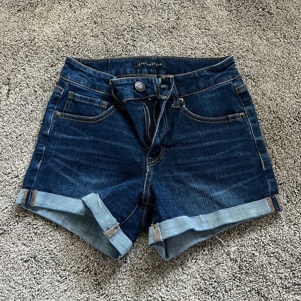 Aero flex effect high waist midi shorts